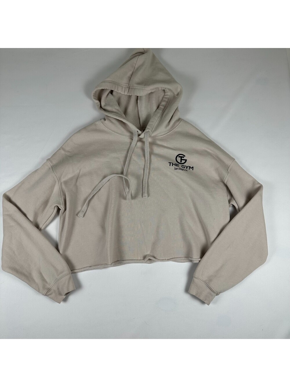 The Gym San Diego Womens L Cropped Hoodie Beige Raw Hem Pullover Sweatshirt Logo